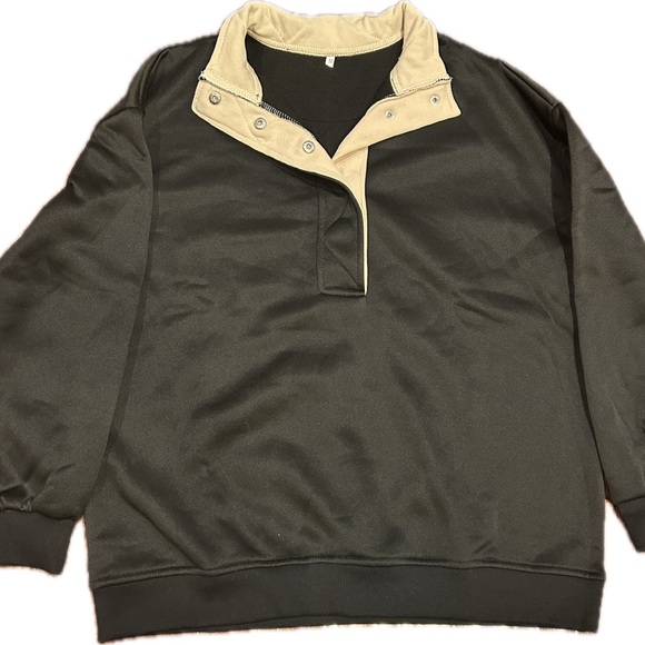 Tops - Woman's essential Black/Tan cozy pull over lightweight shirt NWOT size Medium